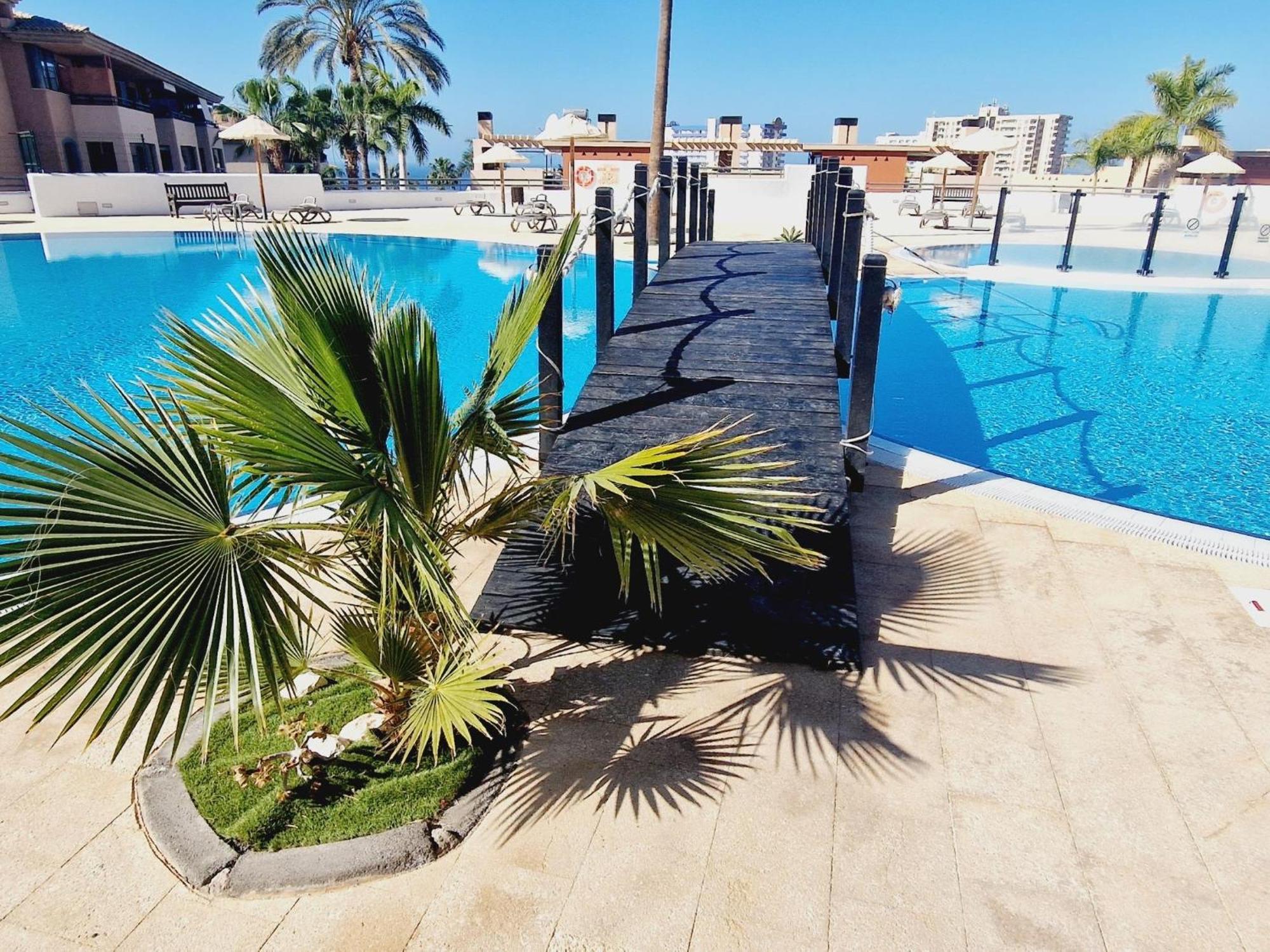 Paraiso 2 Bedroom Terrace Wifi Free Holiday home *